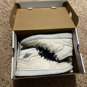 Air Jordan 1 Mid  Sanddrift/navy blue